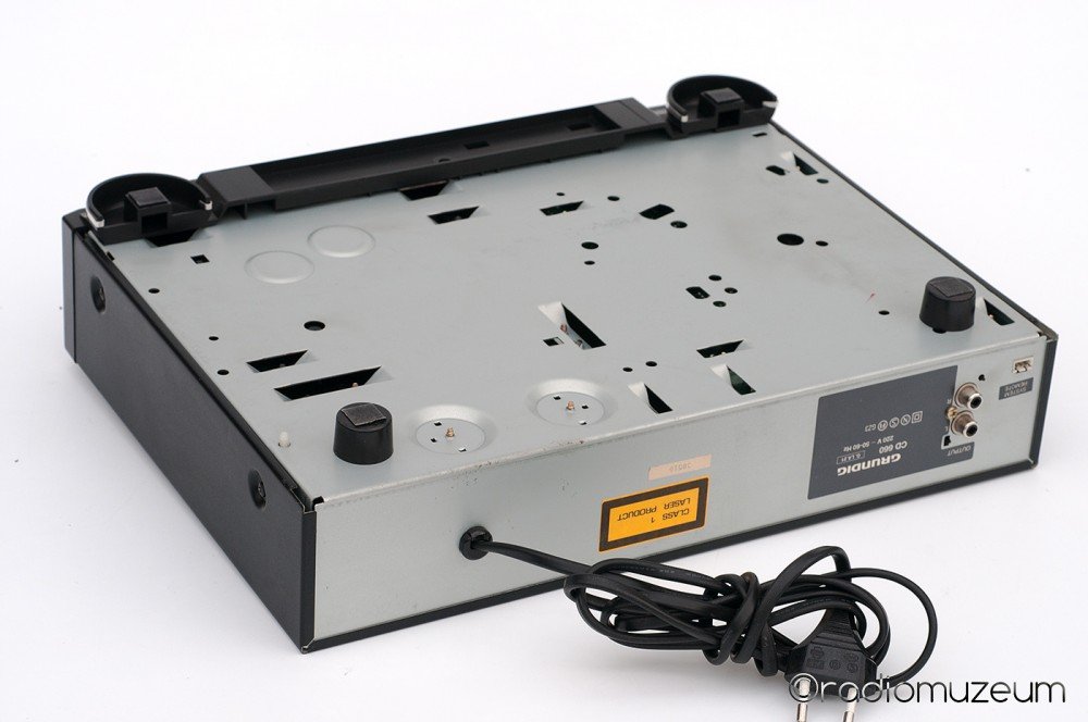 Grundig CD 660 - програвач компакт-дисків