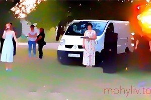 Зворушлива дівоча пісня. Відео