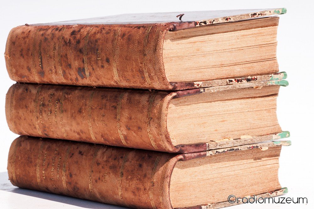 Олександр Дюма, графиня де Шарні, Париж, 1893-1895, 3 книги, є відео Олександр Дюма, графиня де Шарні, Париж, 1893-1895, 3 книги, є відео